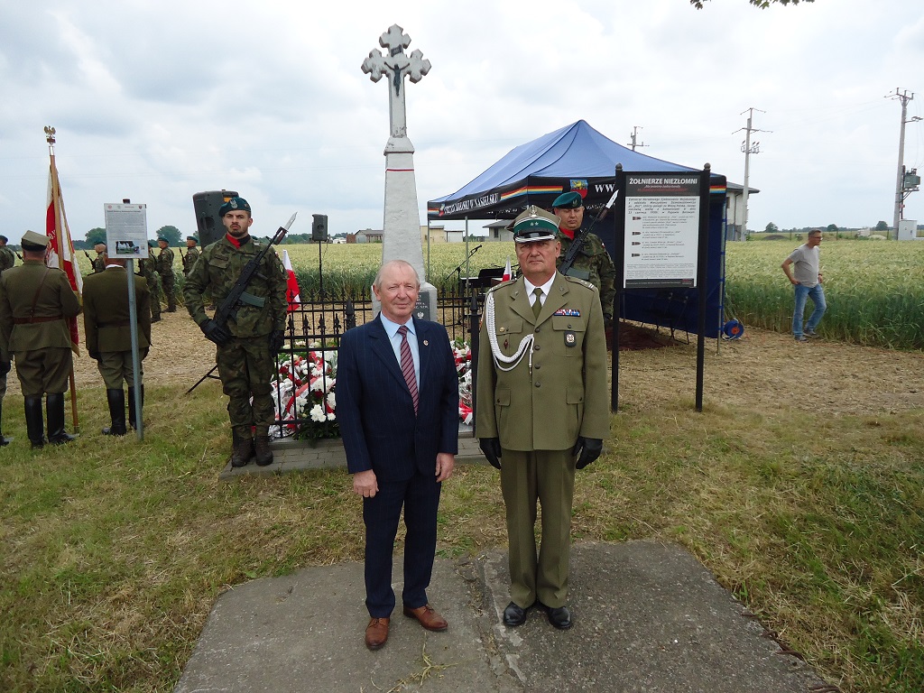 Członkowie ZOR RP uczcili pamięć Żołnierzy Wyklętych w Popowie Borowym  w Gminie Nasielsk