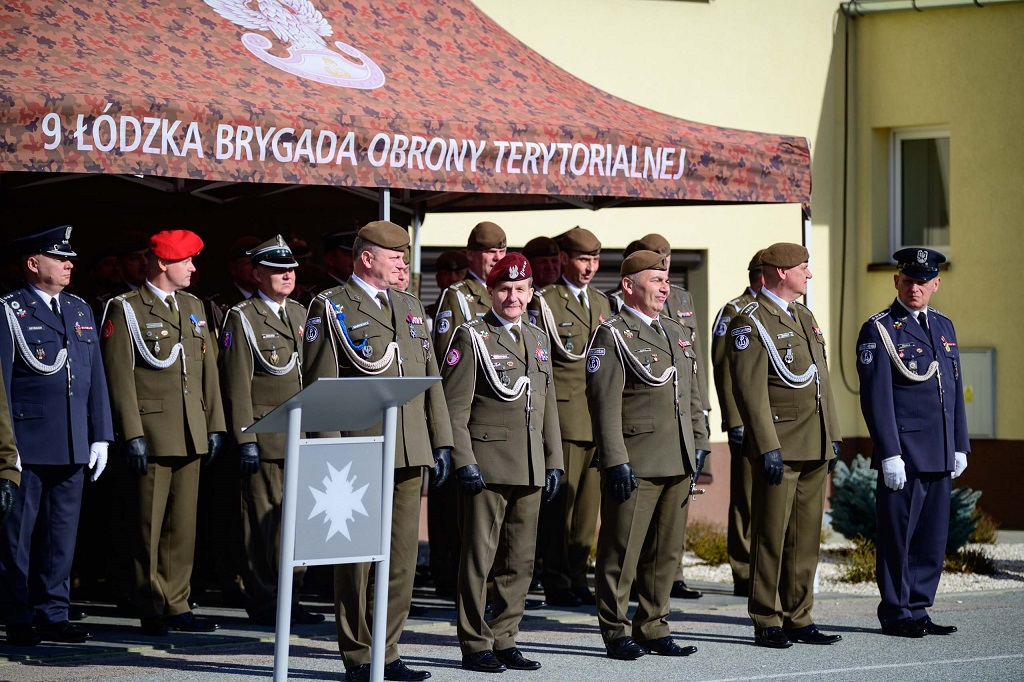Prezes Okręgu Łódzkiego ZOR RP na uroczystości przekazania obowiązków nowemu dowódcy 9 Łódzkiej Brygady Obrony Terytorialnej