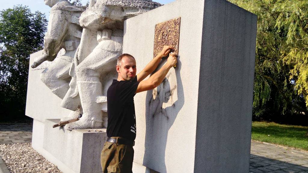 Renowacja pomnika 3 Pułku Ułanów Śląskich w Woźnikach 
