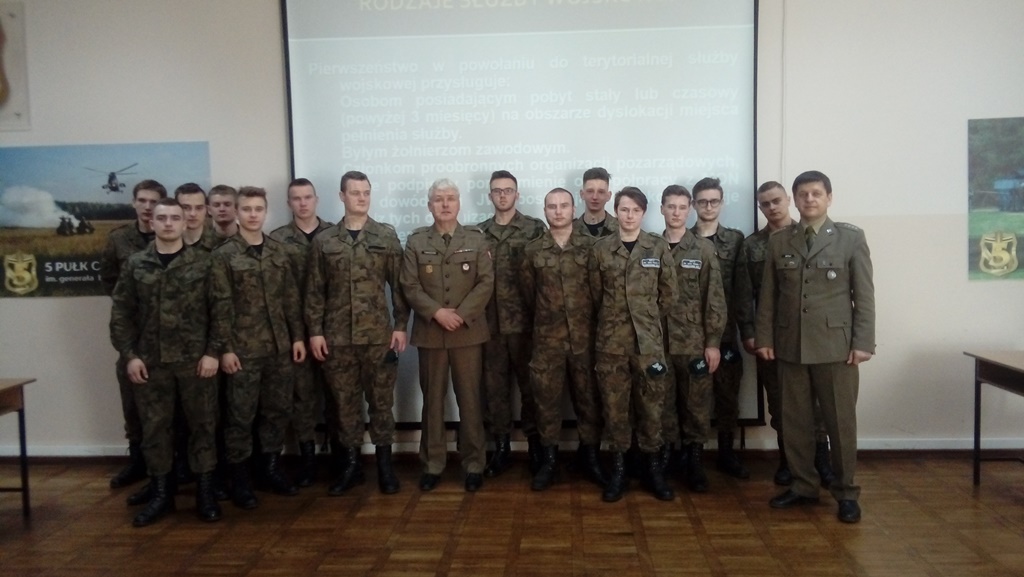 Lekcja historyczno – wojskowa dla młodzieży w Tarnowskich Górach