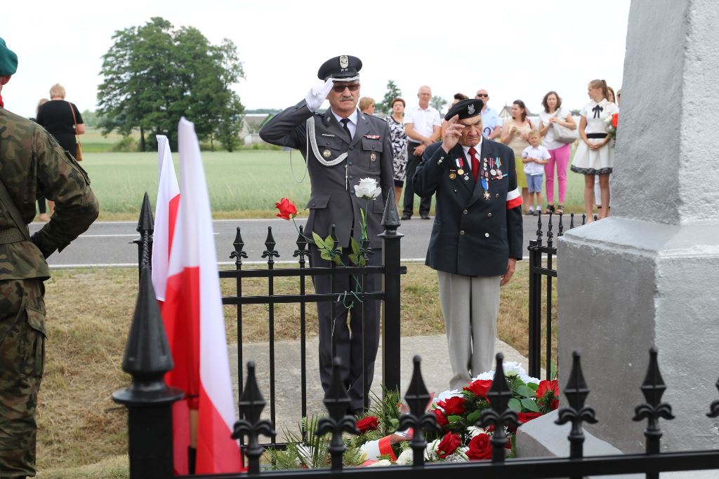 Uroczystości w Popowie Borowym ku czci żołnierzy niezłomnych z oddziału „Roja”