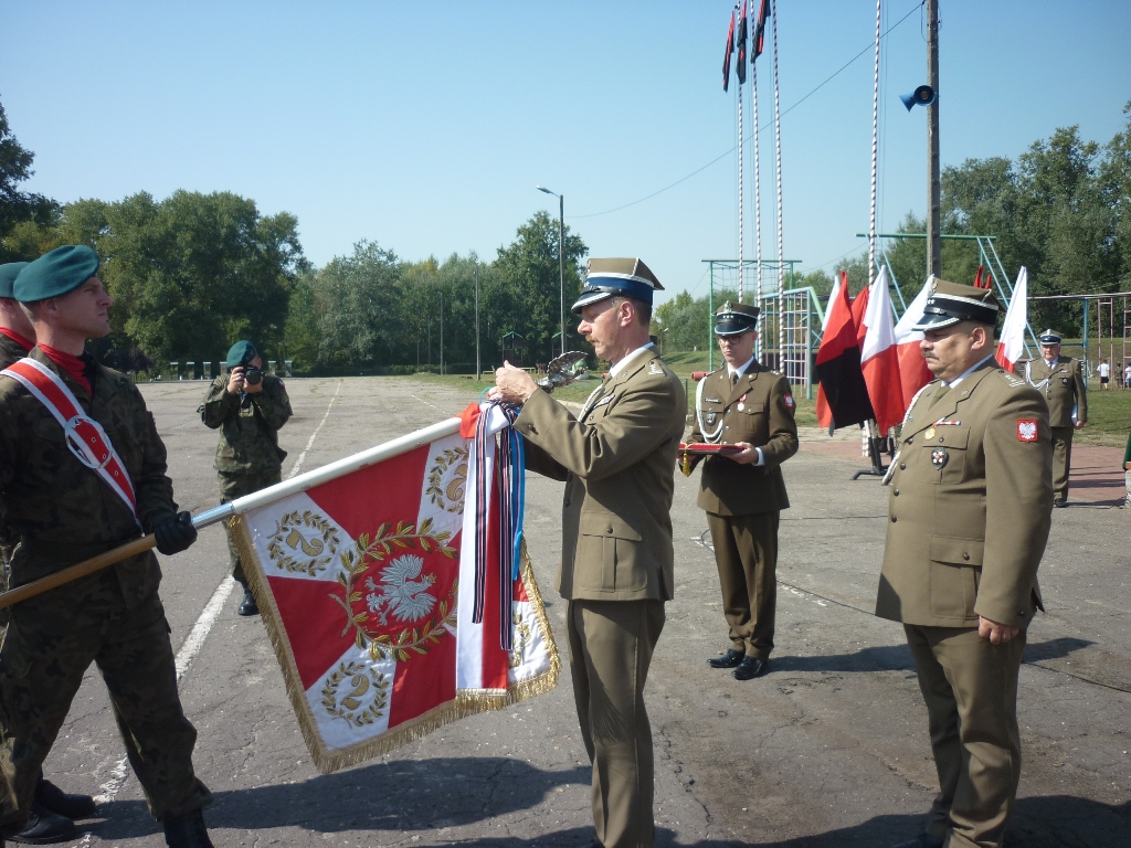 2 Mazowiecki pułk saperów odznaczony Złotym Medalem Za Zasługi Dla Związku Oficerów Rezerwy RP