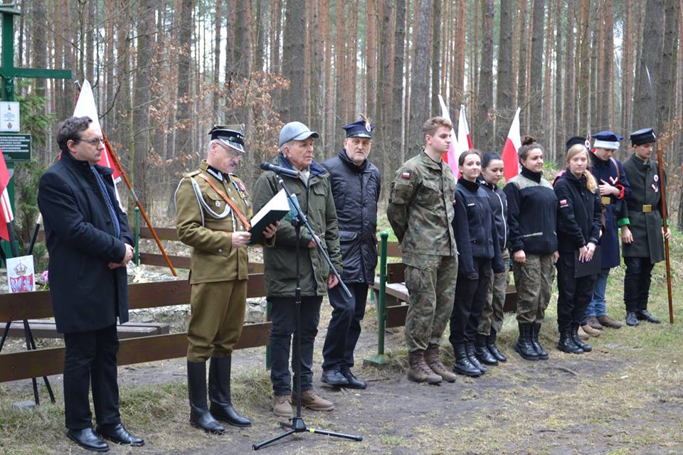 Uroczystość patriotyczna na polanie Kazimierówka (Gmina Łazy) poświęcona Powstańcom Styczniowym
