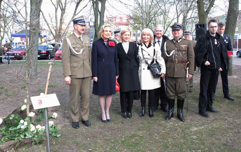 Uroczystości w 79 rocznicę zbrodni Katyńskiej w Nowym Dworze Mazowieckim  z udziałem minister Anny Marii Anders