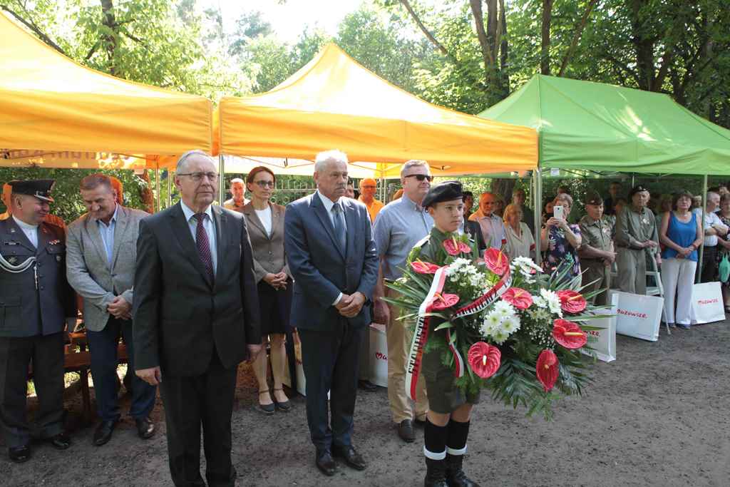 Uroczystość patriotyczna w Sierakowie (Powiat Warszawski Zachodni)