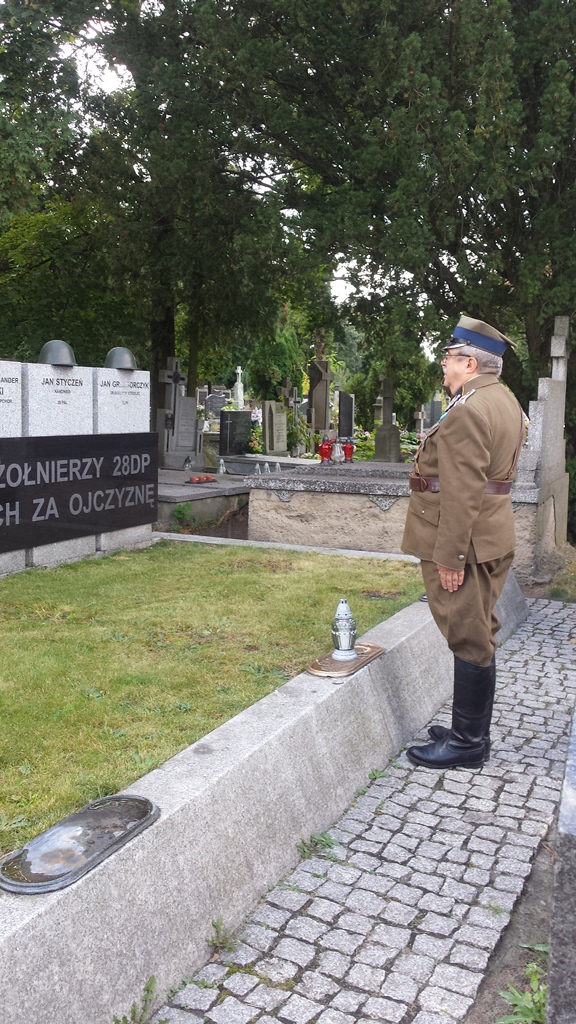 W hołdzie żołnierzom poległym w bitwie pod Brwinowem 12 września 1939 r.