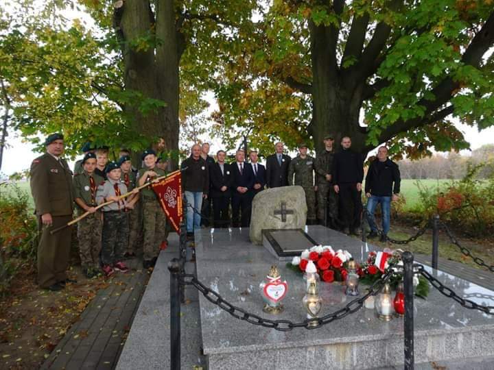 Obchody 76 rocznicy niemieckich egzekucji w Rozwadowskich Dołach  i Charzewickiej Mażnicy w Stalowej Woli