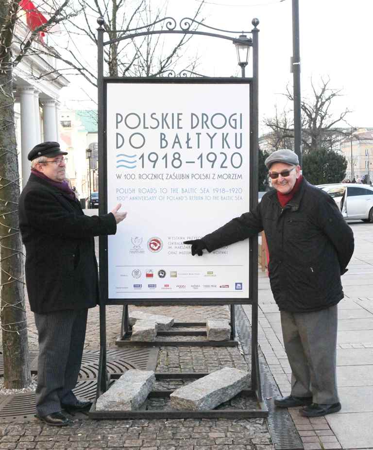 Członkowie ZOR RP na wystawie „Polskie drogi do Bałtyku. 1918-1920” 