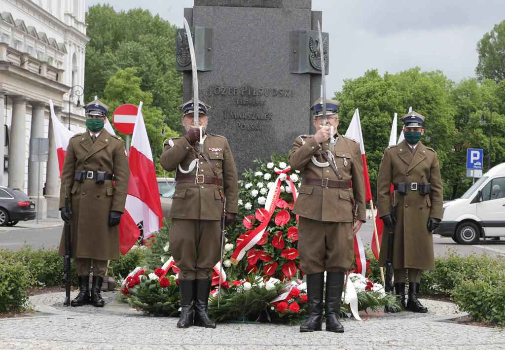 Przedstawiciele ZG ZOR RP oddali hołd Marszałkowi Józefowi Piłsudskiemu razem z Prezydentem Rzeczypospolitej Polskiej