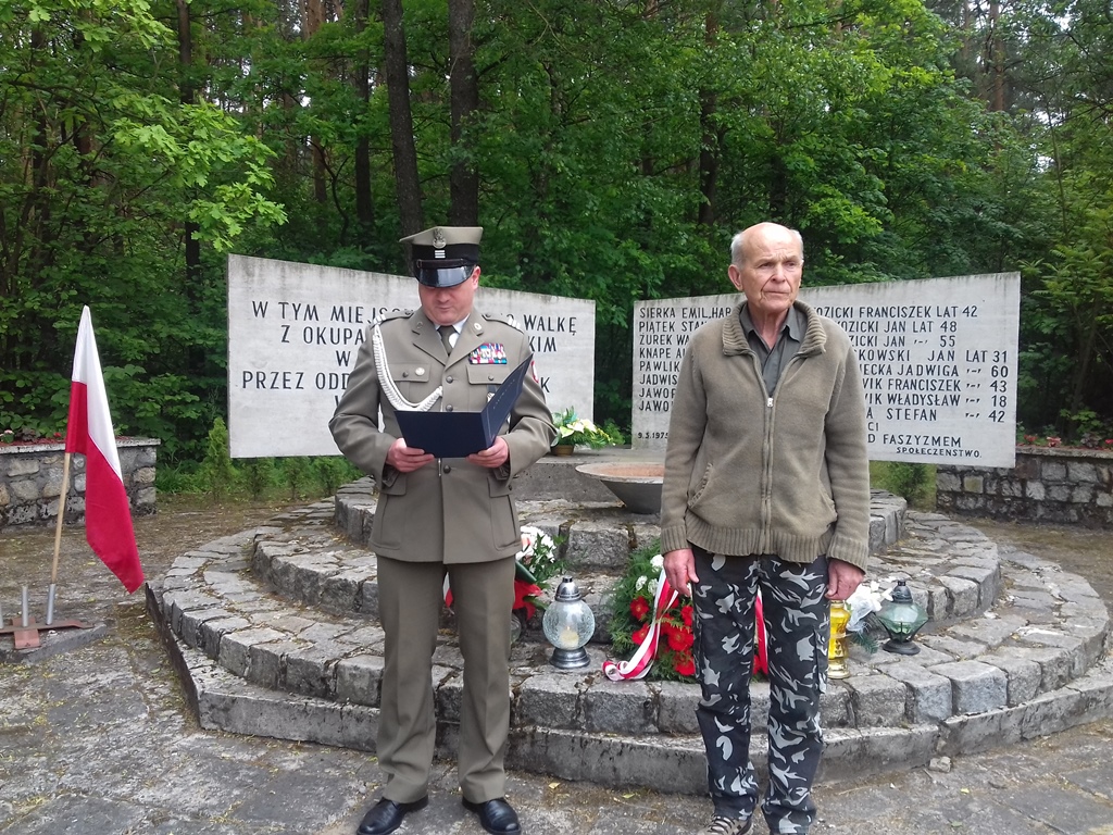 76 rocznica pacyfikacji przysiółka Błojec w Gminie Łazy (Powiat Zawierciański)