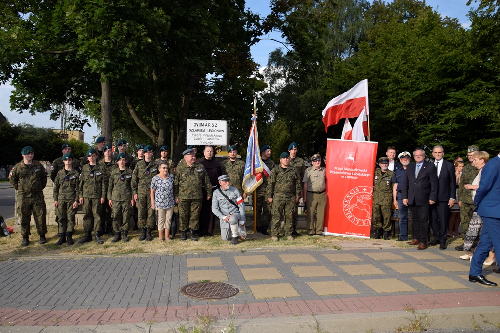 XVIII Marsz Szlakiem Legionów J. Piłsudskiego Lublin – Jastków. Odznaczenia ZOR RP dla Związku Piłsudczyków i pani wójt Gminy Jastków