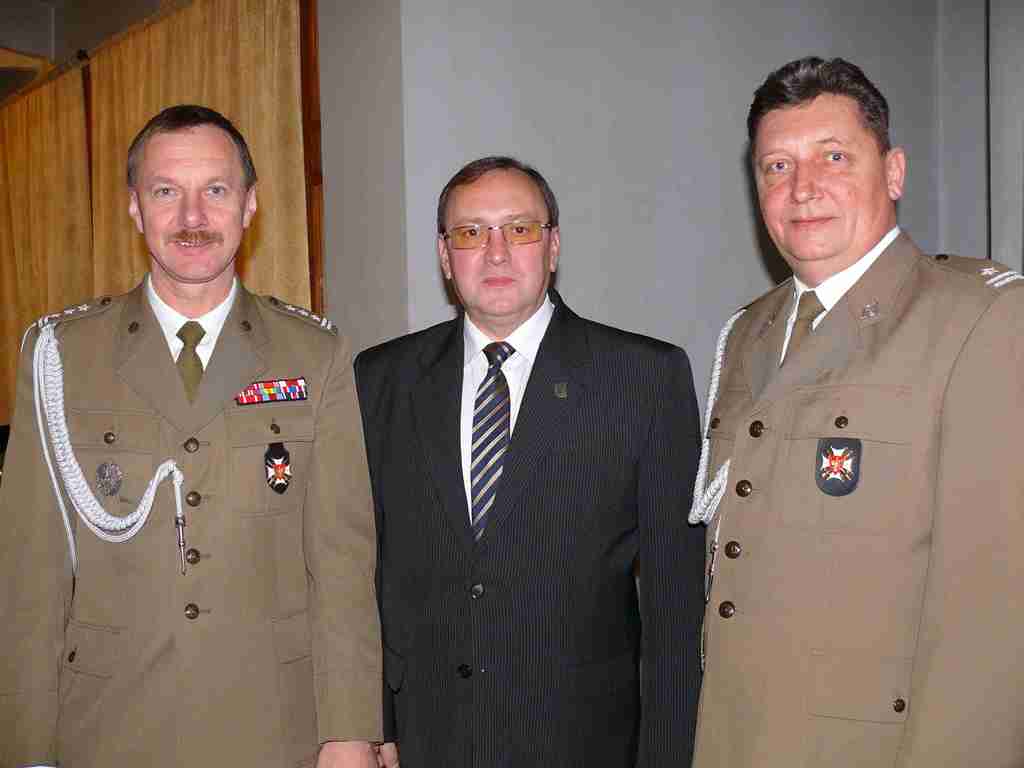 Członkowie Związku Oficerów Rezerwy na spotkaniu w „Warszawskiej Rodzinie Katyńskiej"
