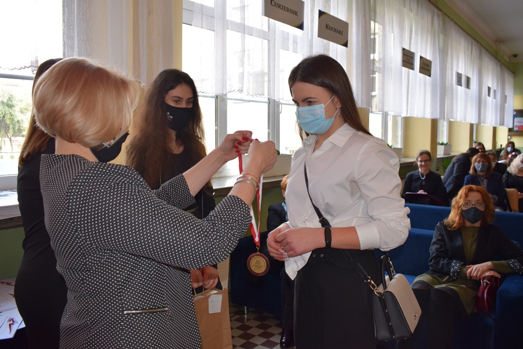 Gala konkursu wiedzy o Józefie Piłsudskim w Zespole Szkół Ekonomiczno – Gastronomicznych w Tarnowie