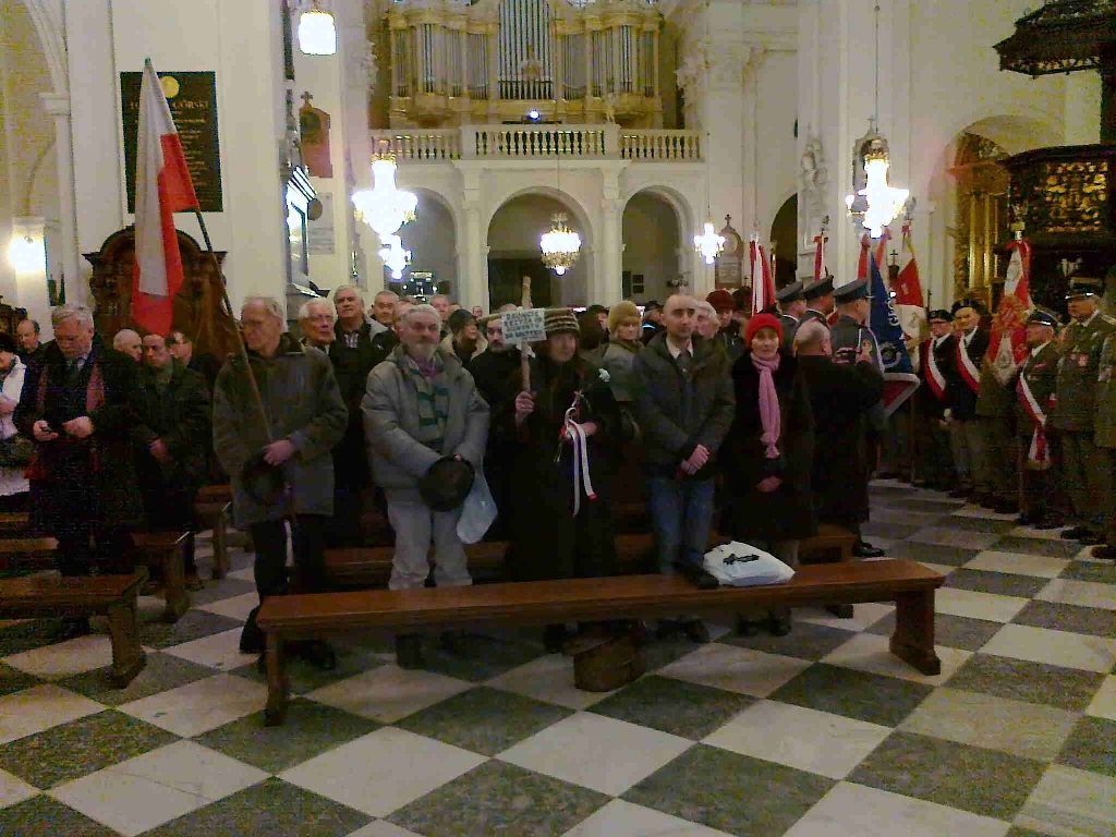 Msza Katyńska w Bazylice Świętego Krzyża w Warszawie