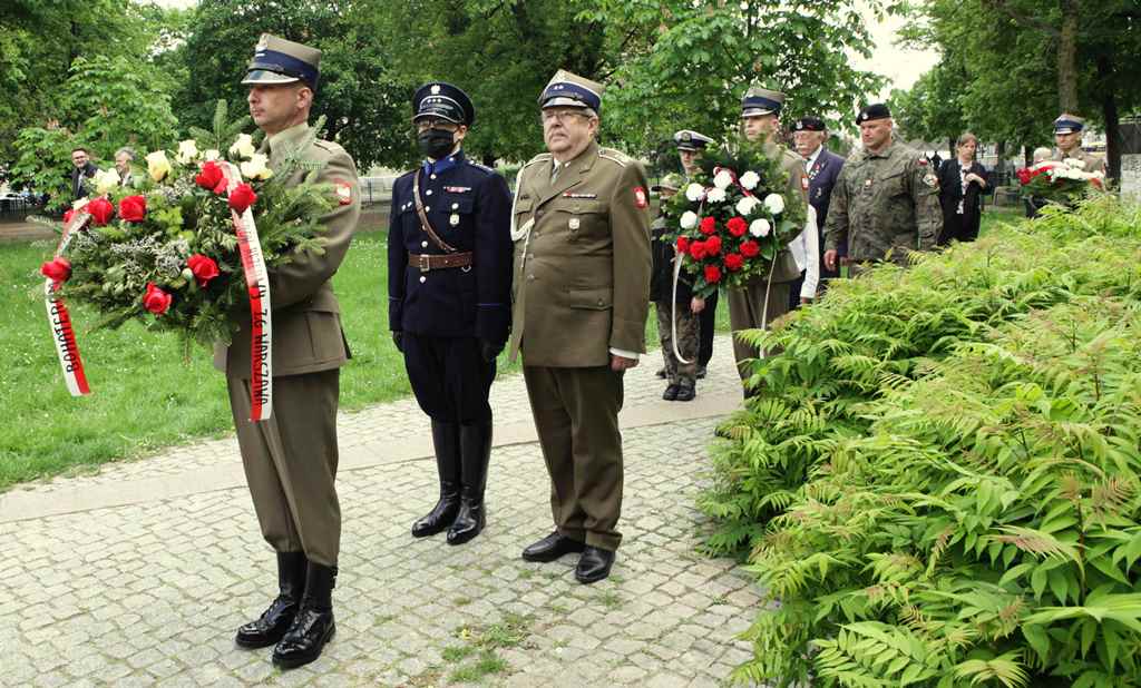 ZOR RP na obchodach 77.  rocznicy bitwy o Monte Cassino w Warszawie 