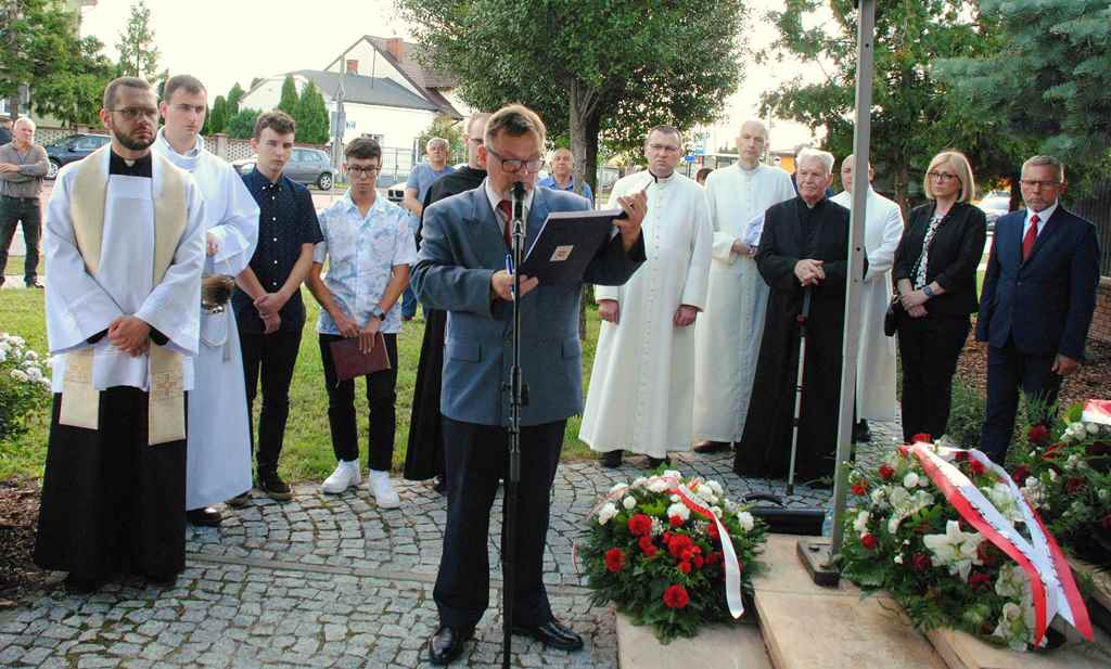 Uroczystość patriotyczna w Borzęcinie Dużym k. Warszawy z udziałem ZOR RP