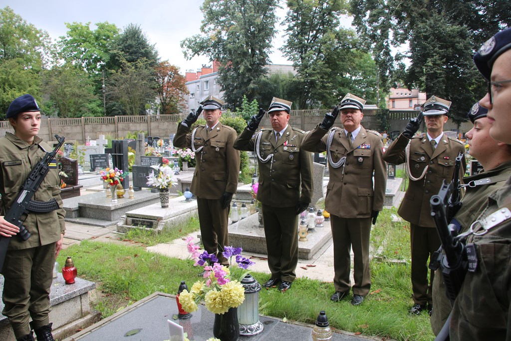 Członkowie Okręgu Śląskiego ZOR RP uczcili 82. rocznicę wybuchu II wojny światowej w Tarnowskich Górach
