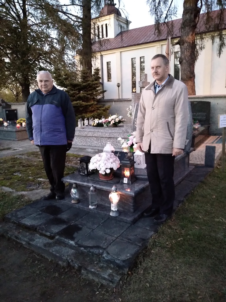 W Powiecie Nowodworskim zapalono znicze na grobach zmarłych członków ZOR RP oraz żołnierzy poległych w 1920 i w 1939 r. i gen. Morawicza