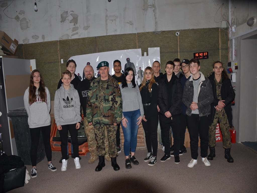 Okręg Łódzki ZOR RP zorganizował szkolenie strzeleckie dla młodzieży