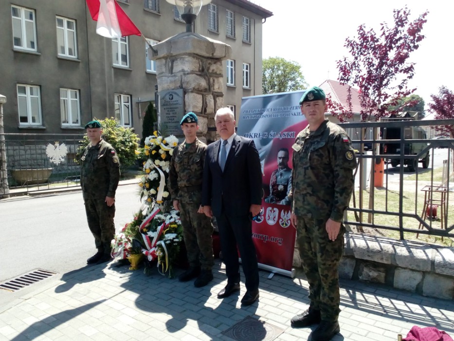 Odsłonięcie tablicy pamiątkowej ku czci żołnierzy 3. Pułku Ułanów Śląskich  w Tarnowskich Górach