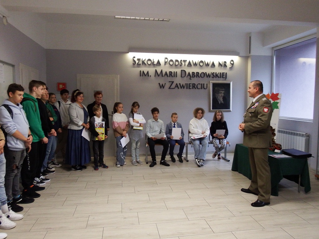 Uczniowie Szkoły Podstawowej nr 9 w Zawierciu laureatami konkursu  o Marszałku J. Piłsudskim zorganizowanego przez ZOR RP