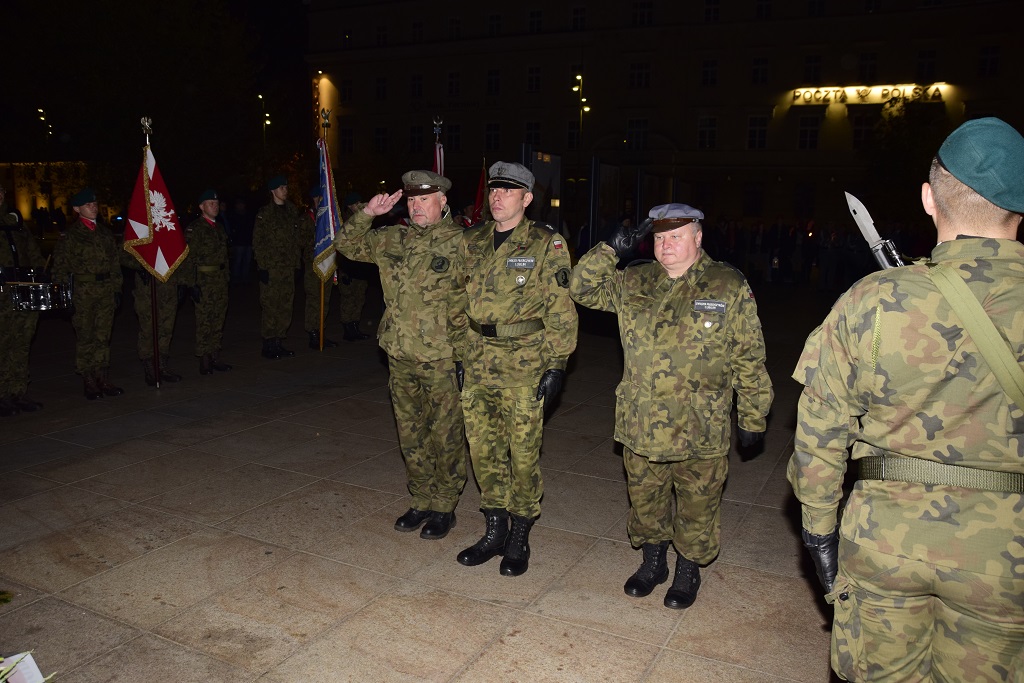 Uroczystości w Lublinie z okazji 104. rocznicy odzyskania niepodległości     i 106. rocznicy bitwy pod Kostiuchnówką. XXI Sztafeta Rowerowa  „Ogień Niepodległości”