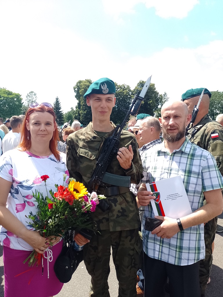 Przysięga ochotników dobrowolnej zasadniczej służby wojskowej w Hrubieszowie