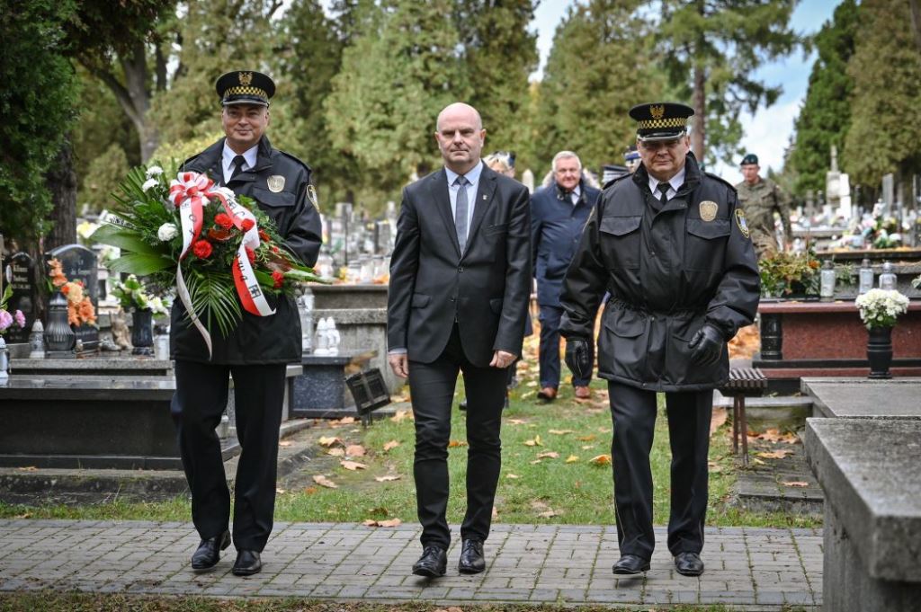 Członkowie Koła ZOR RP w Częstochowie odwiedzili groby tych co zasłużyli się Polsce