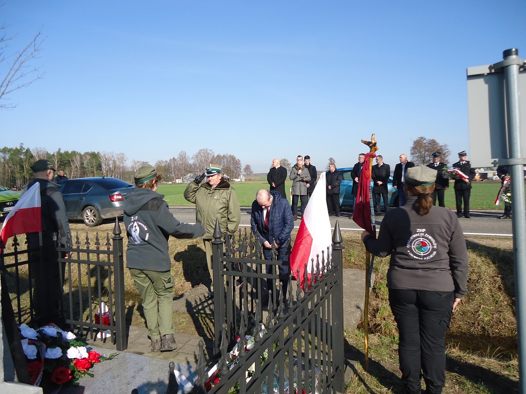 W Popowie Borowym (Gmina Nasielsk) członkowie ZOR RP oddali hołd  Żołnierzom Wyklętym