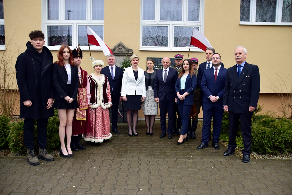 Dzień Patrona w Zespole Szkół im. J. Piłsudskiego w Okszowie koło Chełma 