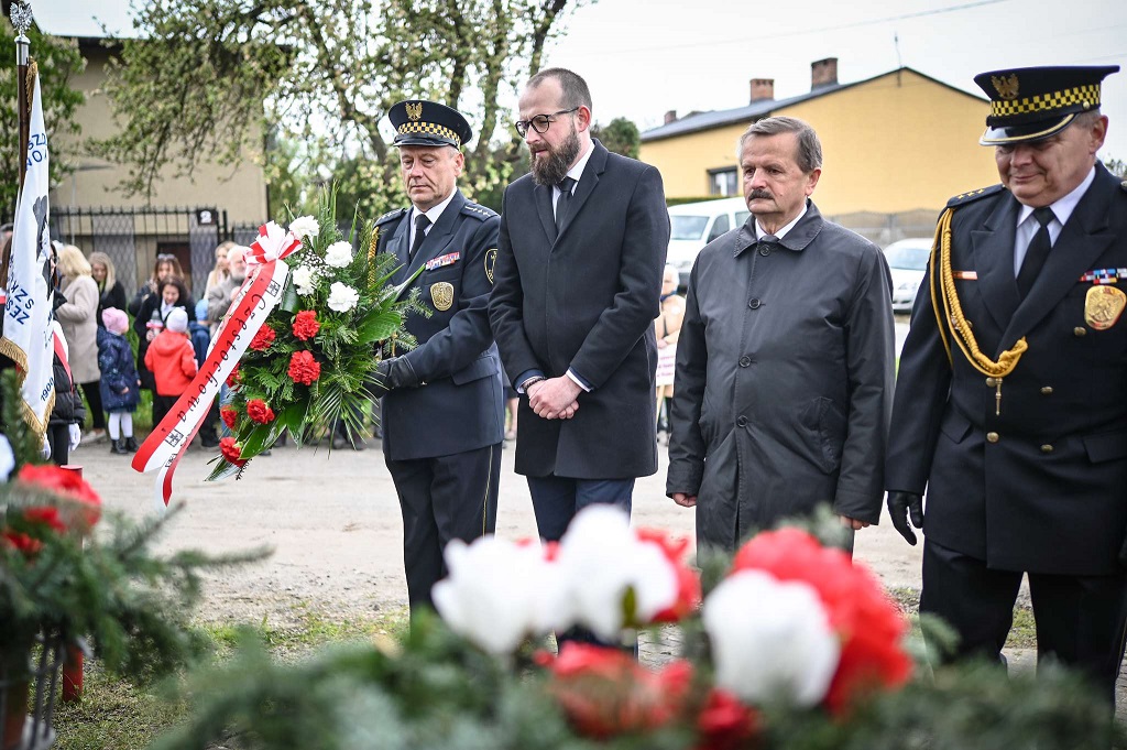Uroczystości upamiętniające ofiary niemieckiej egzekucji zakładników w Gnaszynie (obecnie dzielnica Częstochowy) w 80. rocznicę tej zbrodni z udziałem częstochowskiego Koła ZOR RP