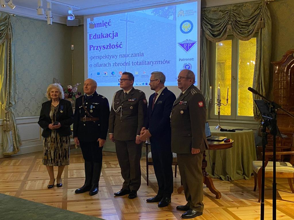 Przedstawiciele ZOR RP wzięli udział w konferencji naukowej ,,Pamięć-Edukacja-Przyszłość” w Muzeum Pałac Saski w Kutnie