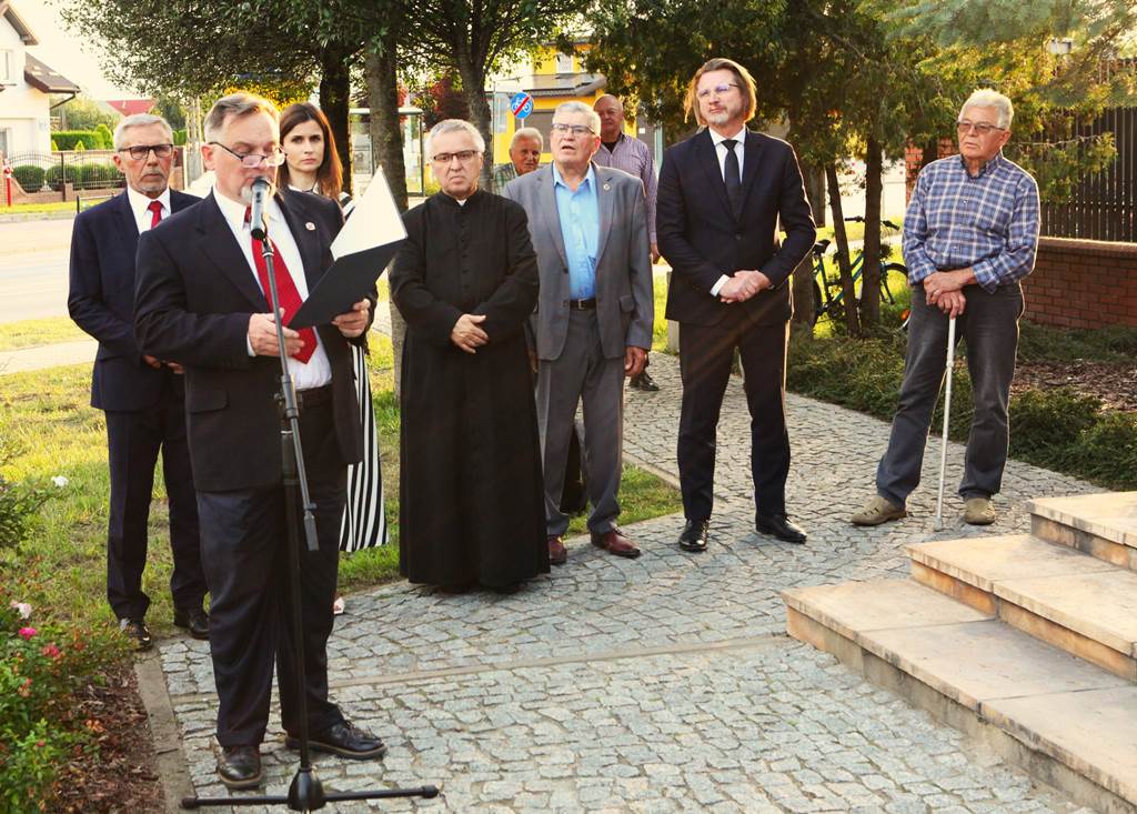 Członkowie Koła ZOR RP w Starych Babicach współorganizatorami uroczystości religijno - patriotycznej w Borzęcinie Dużym (Powiat Warszawski Zachodni)