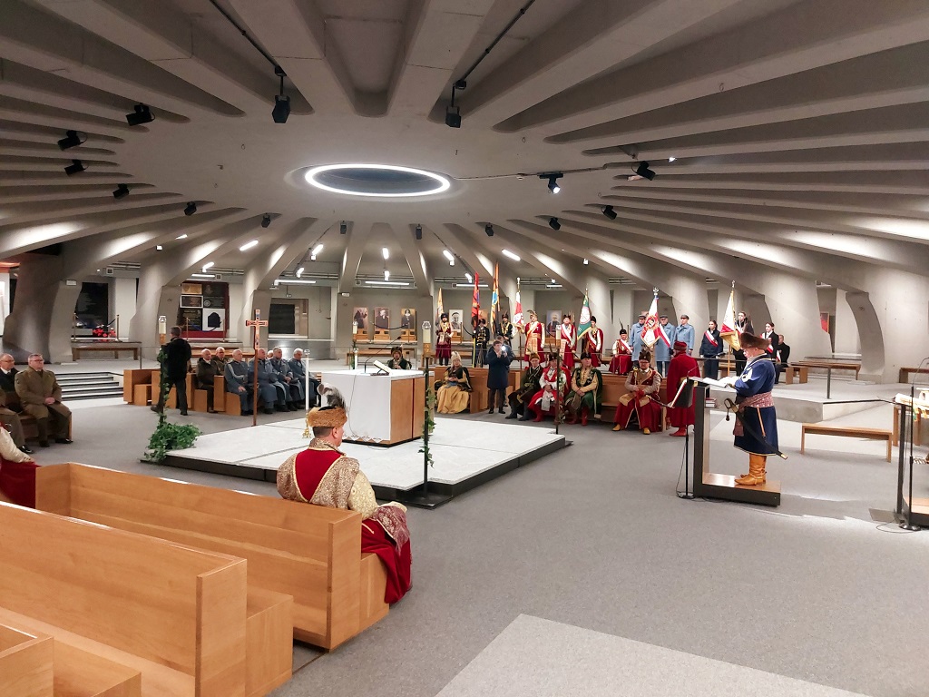 Członkowie ZOR RP oddali hołd śp. Prezydentowi R. Kaczorowskiemu i powstańcom listopadowym podczas uroczystości w Świątyni Opatrzności Bożej w Warszawie