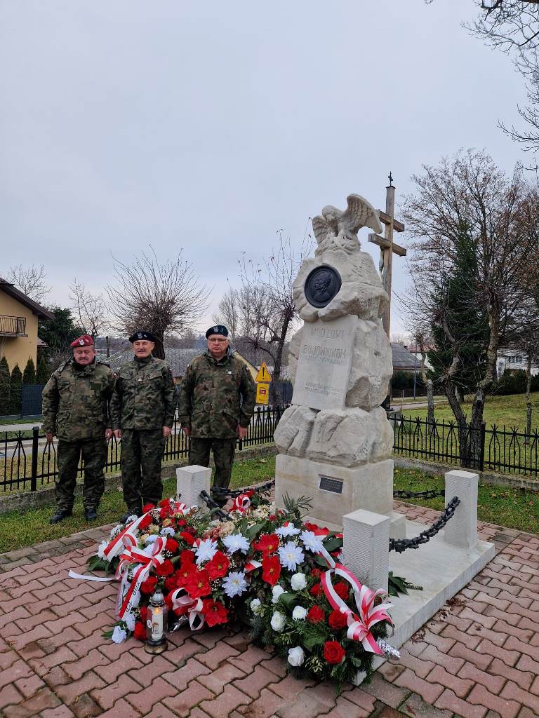 Członkowie Okręgu Lubelskiego ZOR RP uczcili 158. rocznicę urodzin Marszałka Polski Józefa Piłsudskiego w Urzędowie (Woj. Lubelskie)