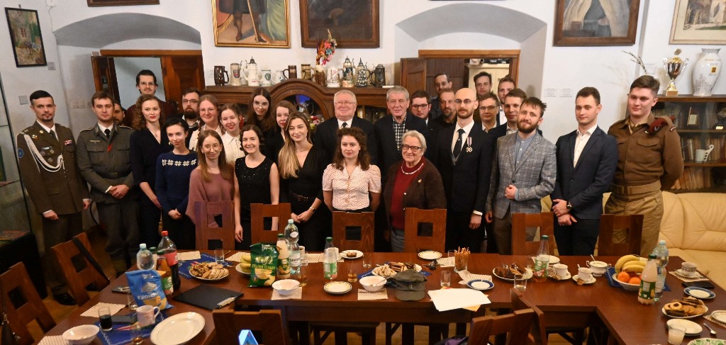 Przedstawiciel Okręgu Małopolskiego ZOR RP na dorocznym spotkaniu Koła Światowego Związku Żołnierzy AK w Olkuszu