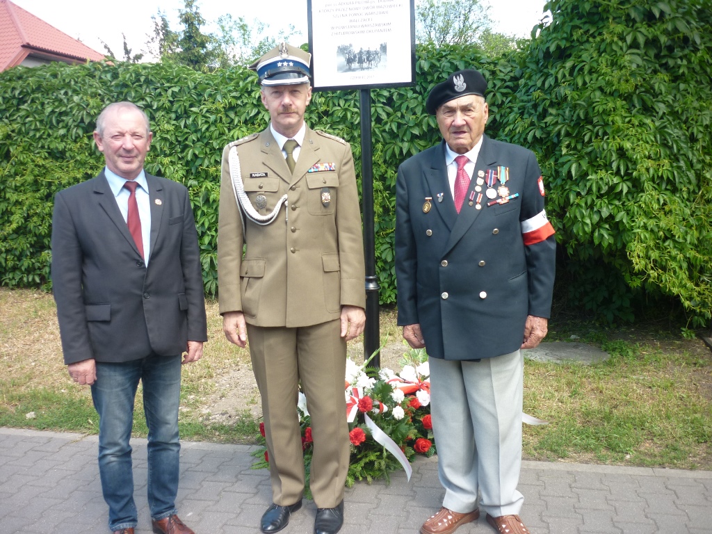 Tablica upamiętniająca "Doliniaków"