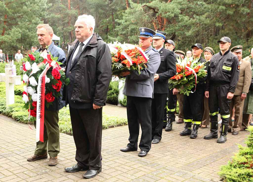 Uroczystości 73 rocznicy walk powstańczych Grupy Kampinos AK  w Wierszach