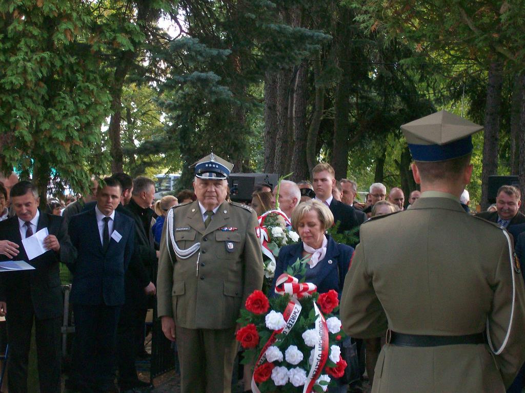 73 rocznica bitwy pod Jaktorowem- uroczystości na cmentarzu wojennym w Budach Zosinych
