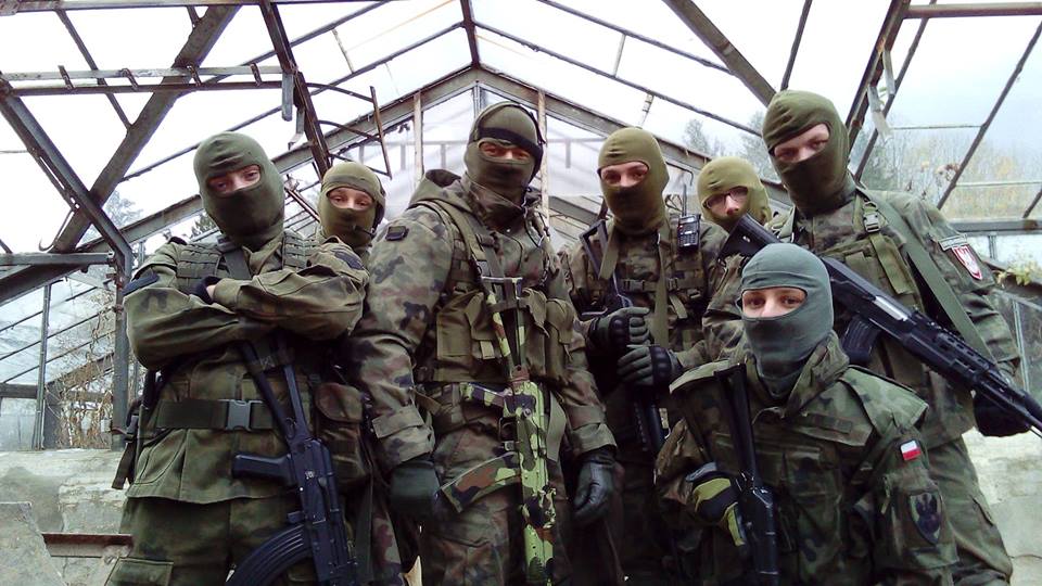Szkolenie organizacji paramilitarnych w Stalowej Woli
