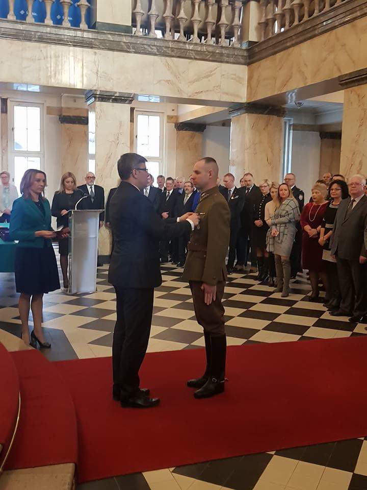 Szymon Kocot  odznaczony Brązowym Krzyżem Zasługi